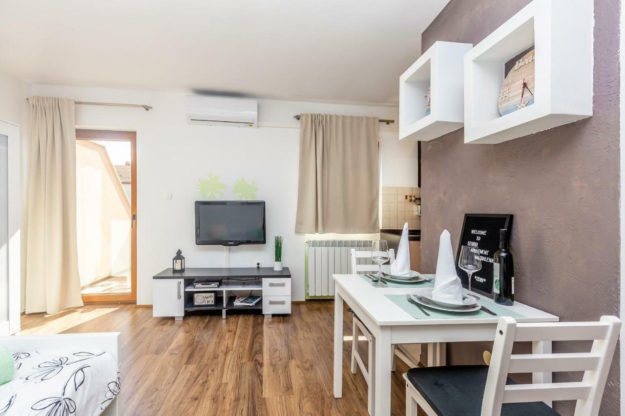 Studio Apartman Magdalena Apartment Omisalj Exterior photo